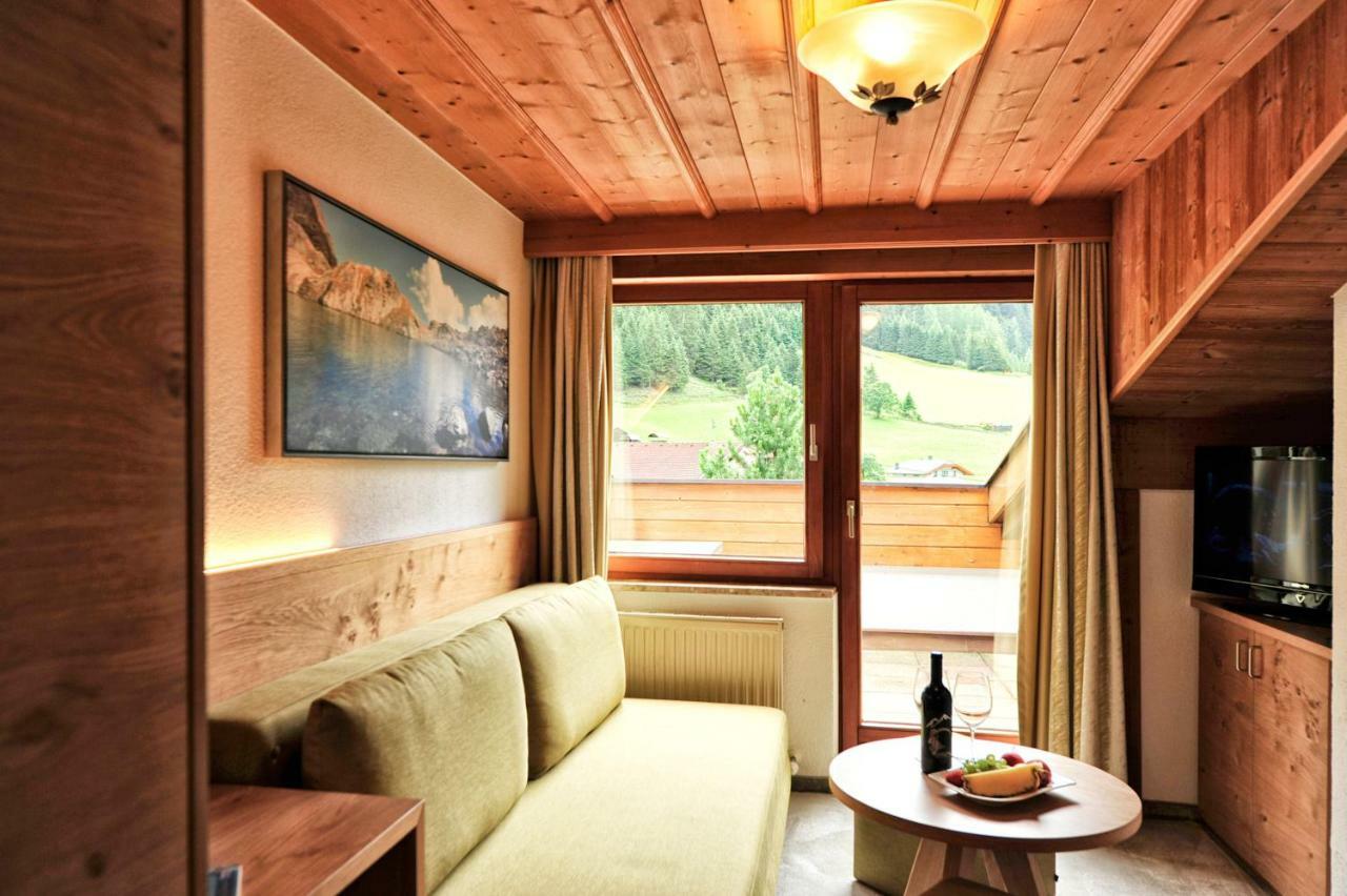 Hotel Alpenhof Pitztal à Sankt Leonhard im Pitztal Extérieur photo